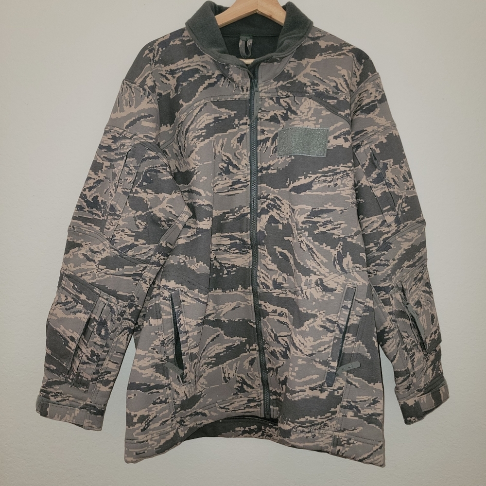 NWOT MASSIF ELEMENTS DIGITAL CAMO TACTICAL JACKET FLAME RESISTANT NOMEX LARGE